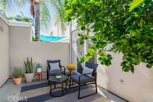 Detail Gallery Image 22 of 27 For 10220 Zelzah Ave #3,  Northridge,  CA 91325 - 2 Beds | 2/1 Baths