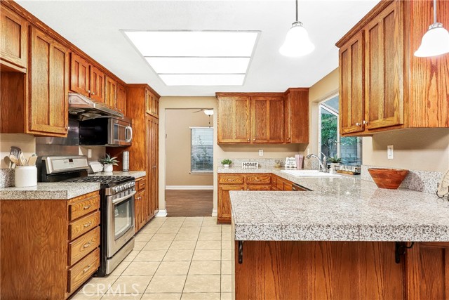 Detail Gallery Image 18 of 51 For 45345 Pickford Ave, Lancaster,  CA 93534 - 5 Beds | 3 Baths