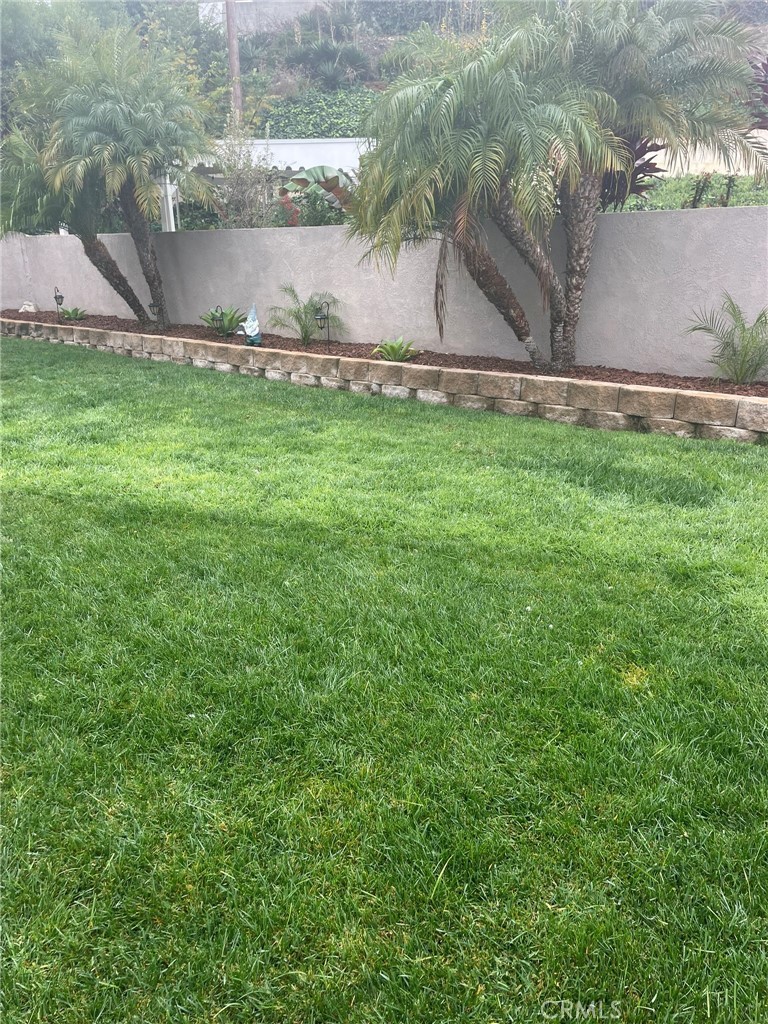 https://media.crmls.org/medias/6ca114d5-6ab9-435a-9475-4974e0bb6d62.jpg?preset=X-Large