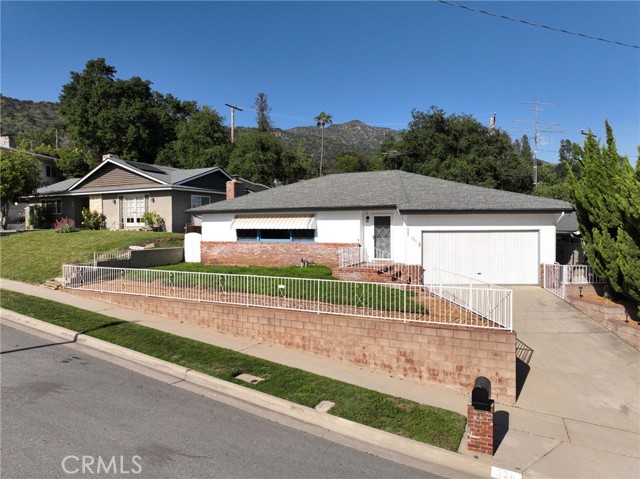 Detail Gallery Image 1 of 35 For 326 Meadow Ln, Monrovia,  CA 91016 - 3 Beds | 2 Baths