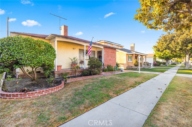 Detail Gallery Image 19 of 24 For 6053 North Lakewood Bld, Lakewood,  CA 90712 - 3 Beds | 1 Baths