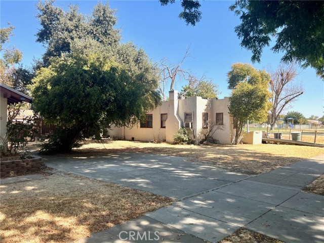 Detail Gallery Image 4 of 62 For 415 W 25th St, Merced,  CA 95340 - 7 Beds | 4/1 Baths