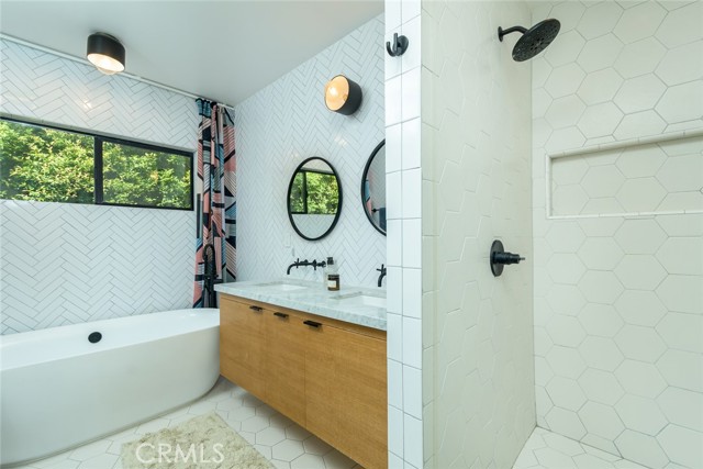 Detail Gallery Image 29 of 61 For 1081 E San Jose Ave, Burbank,  CA 91501 - 4 Beds | 3/1 Baths