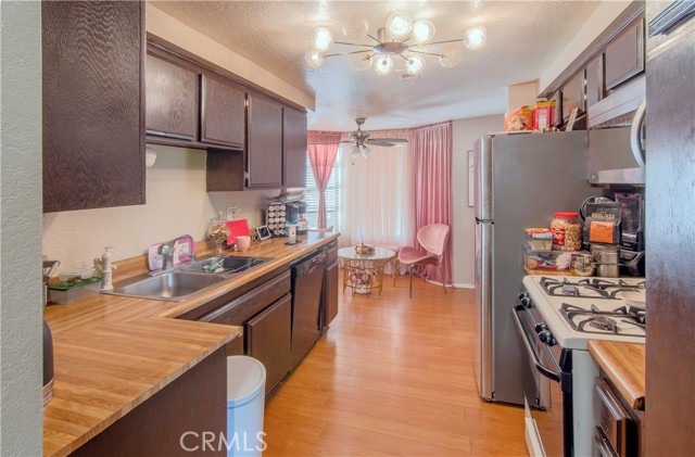 811 N Columbus Avenue, Glendale CA: https://media.crmls.org/medias/6ca29bc8-74fa-4e3b-8bf8-ec3cdea5d31e.jpg
