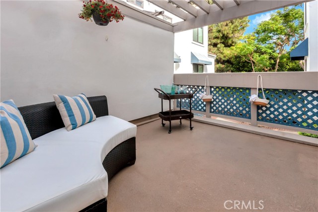 Detail Gallery Image 11 of 31 For 19542 Pompano Ln #108,  Huntington Beach,  CA 92648 - 3 Beds | 2/1 Baths