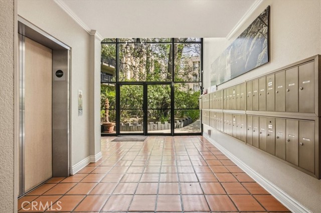 Detail Gallery Image 6 of 46 For 3310 Raintree, Culver City,  CA 90230 - 2 Beds | 2 Baths