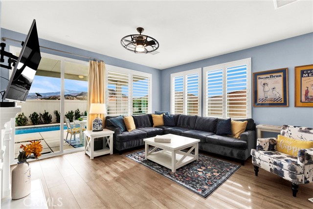 Detail Gallery Image 13 of 38 For 372 Linnea Fields, Beaumont,  CA 92223 - 3 Beds | 2 Baths