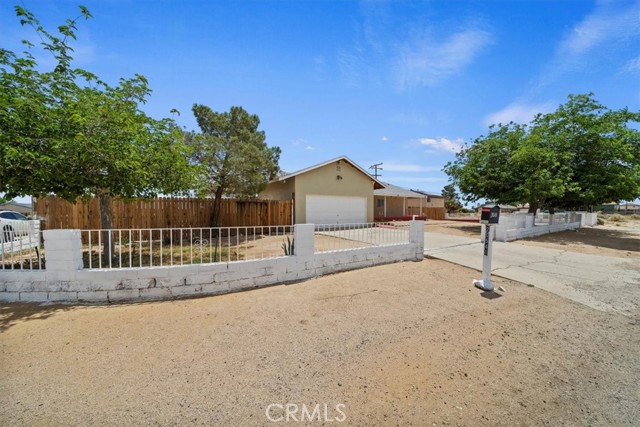 Detail Gallery Image 8 of 49 For 20548 Neuralia Rd, California City,  CA 93505 - 3 Beds | 2 Baths