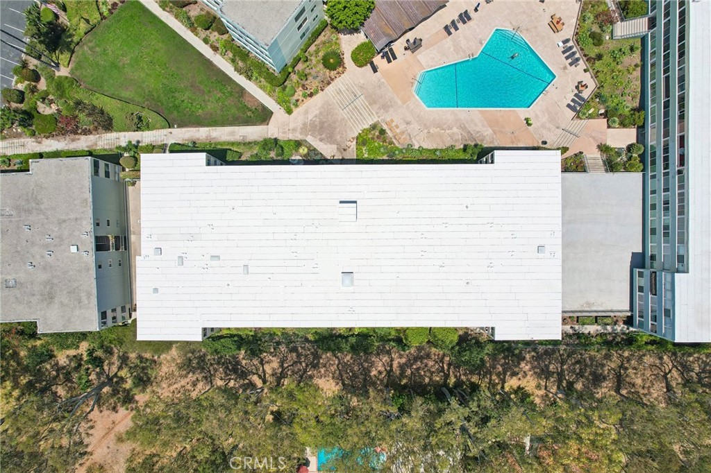 https://media.crmls.org/medias/6ca431e6-4a87-43a6-bb38-5c05a09c3cb0.jpg?preset=X-Large