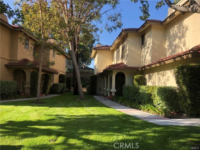 Detail Gallery Image 2 of 23 For 25245 Tanoak Ln, Lake Forest,  CA 92630 - 2 Beds | 2 Baths