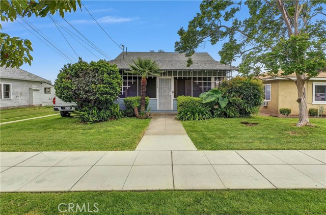 558 E 9th Street, Upland CA: https://media.crmls.org/medias/6ca44aef-6375-457a-b3f4-3d945b7b61fb.jpg