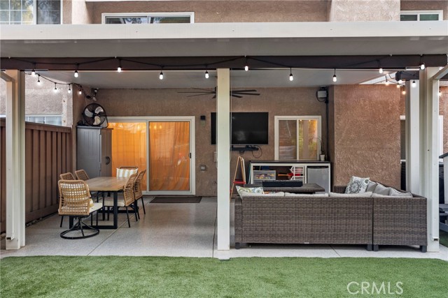 16749 Highfalls Street, Canyon Country CA: https://media.crmls.org/medias/6ca4a863-f0be-43d3-8970-ea546d584856.jpg