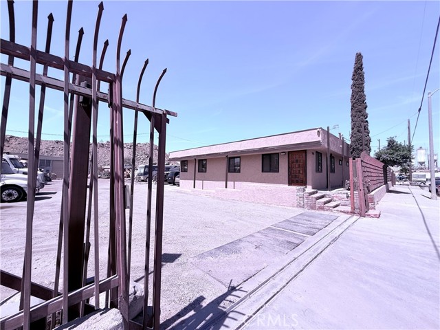  Commercial for Sale in Sun Valley, California