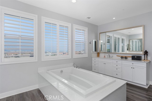 Detail Gallery Image 21 of 44 For 17183 Compass Dr, Riverside,  CA 92503 - 5 Beds | 4/1 Baths