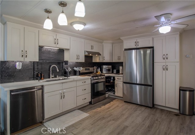 Detail Gallery Image 9 of 25 For 10701 Cedar #13,  Bloomington,  CA 92316 - 3 Beds | 2 Baths