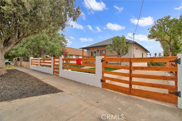 Detail Gallery Image 9 of 53 For 2623 11th St, Riverside,  CA 92507 - 4 Beds | 2 Baths