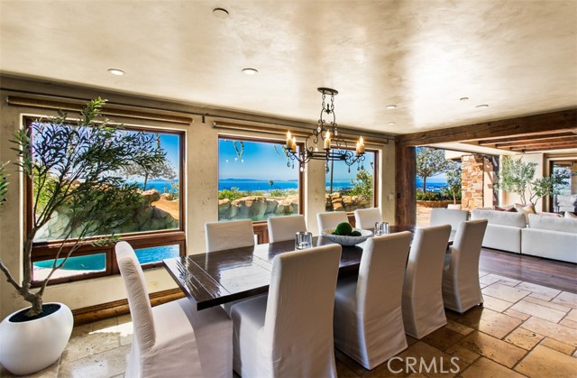 25 San Mateo Way, Corona del Mar CA: https://media.crmls.org/medias/6ca6617a-f24b-44ad-be16-2f6715fb5263.jpg