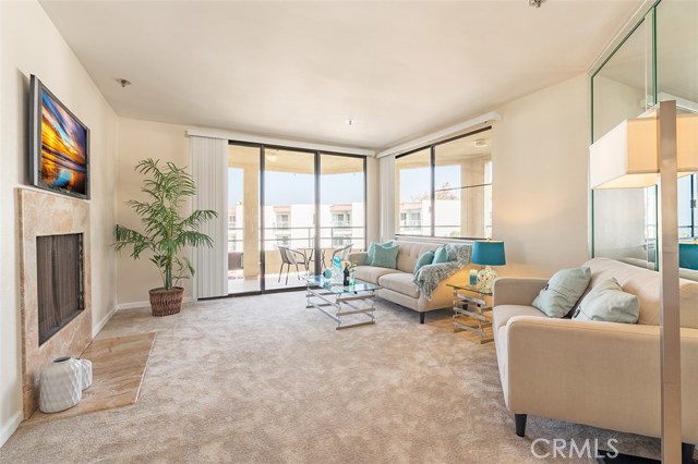 520 The Village, Redondo Beach, California 90277, 2 Bedrooms Bedrooms, ,2 BathroomsBathrooms,Residential,Sold,The Village,SB17117479