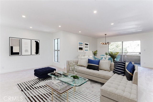 Detail Gallery Image 1 of 1 For 6752 Hillpark Dr #301,  Los Angeles,  CA 90068 - 2 Beds | 1/1 Baths