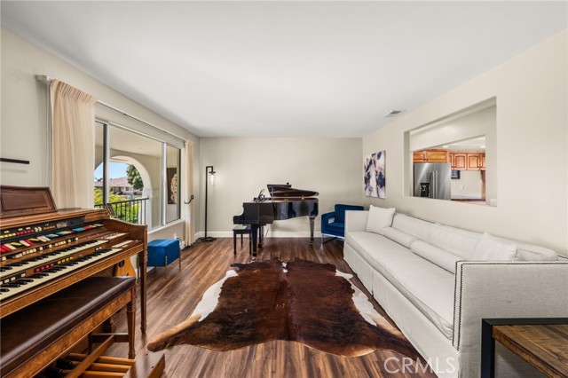 Detail Gallery Image 10 of 54 For 2525 Jonquil Dr, Upland,  CA 91784 - 4 Beds | 2/1 Baths