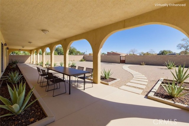 15337 Don Roberto, Victorville CA: https://media.crmls.org/medias/6ca95f03-7410-4d43-8586-e4e405a94267.jpg