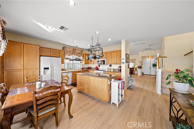 Detail Gallery Image 7 of 46 For 13120 Bay Meadows Ct, Corona,  CA 92883 - 5 Beds | 3 Baths