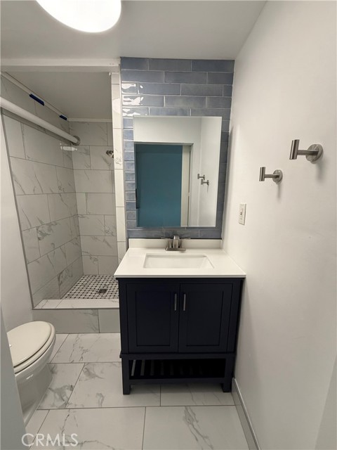 Detail Gallery Image 15 of 22 For 1303 N Beverly Glen Bld, Los Angeles,  CA 90077 - 1 Beds | 1/1 Baths