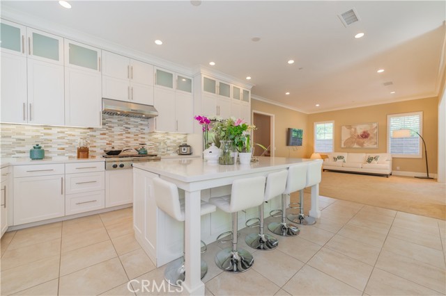 51 Thoroughbred, Irvine CA: https://media.crmls.org/medias/6caa82a5-e400-4529-8e9a-b5e7fefdb10b.jpg