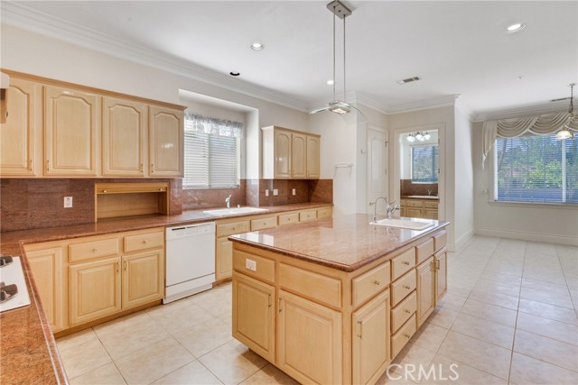 134 E Las Flores Ave, Arcadia CA: https://media.crmls.org/medias/6caa8862-6374-4394-aff7-f65fcc3fdc6e.jpg