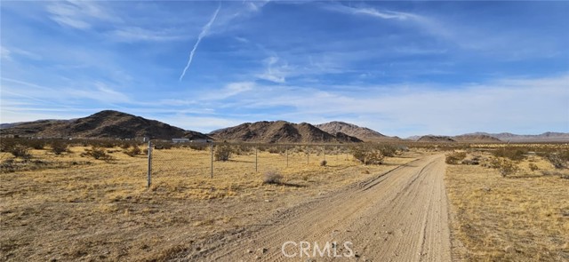 18066 Barstow Road, Lucerne Valley CA: https://media.crmls.org/medias/6caaafd7-7a65-4873-a5b7-1007c54c7016.jpg