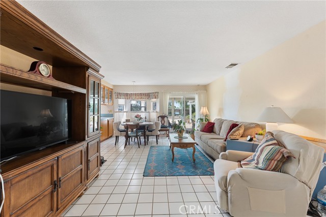 Detail Gallery Image 12 of 39 For 22668 Hunwut Dr, Wildomar,  CA 92595 - 4 Beds | 2 Baths
