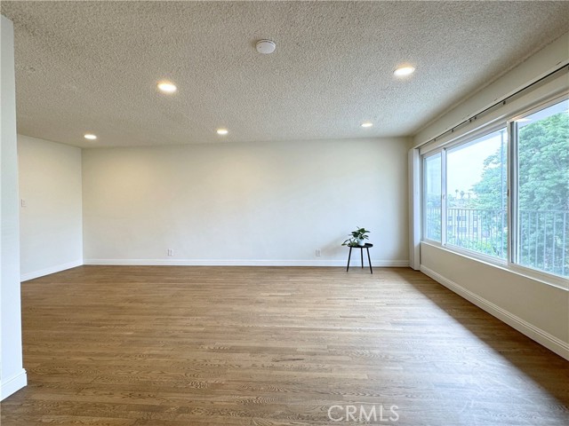 Detail Gallery Image 1 of 22 For 801 E 1st St #15,  Long Beach,  CA 90802 - 1 Beds | 1 Baths