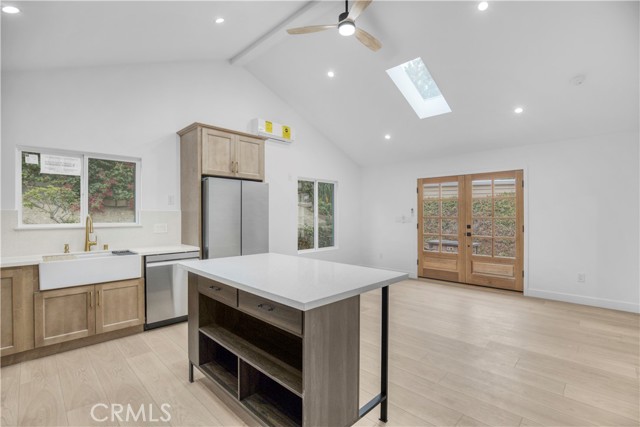 Image 4 of 13 For 18253 Kingsbury Street