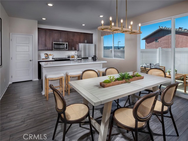 Detail Gallery Image 3 of 18 For 2161 Bergamot St, Redlands,  CA 92374 - 3 Beds | 2/1 Baths