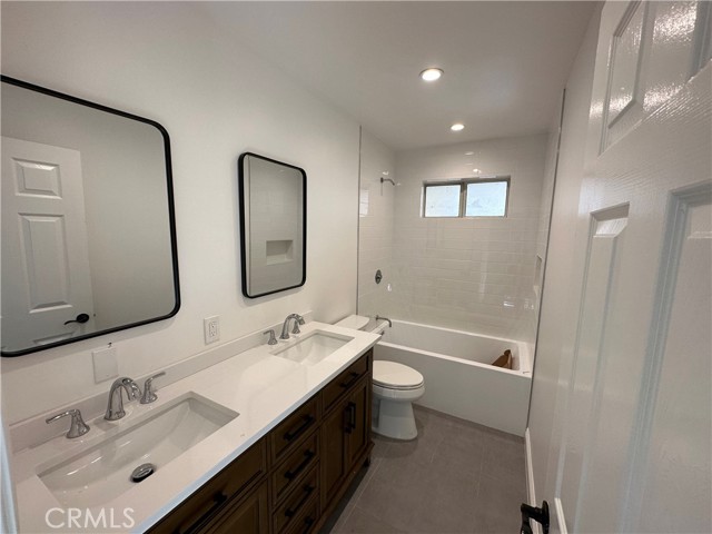 Detail Gallery Image 9 of 15 For 14222 Hart St, Van Nuys,  CA 91405 - 3 Beds | 2 Baths