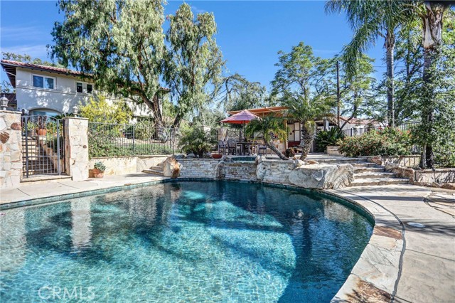 10345 McBroom Street, Sunland CA: https://media.crmls.org/medias/6caca00a-b25e-417b-84dc-25335c0d5c53.jpg