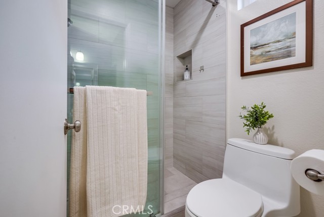 253 Gallery Way, Tustin CA: https://media.crmls.org/medias/6cacf516-1232-41df-bc95-e39273b009b0.jpg
