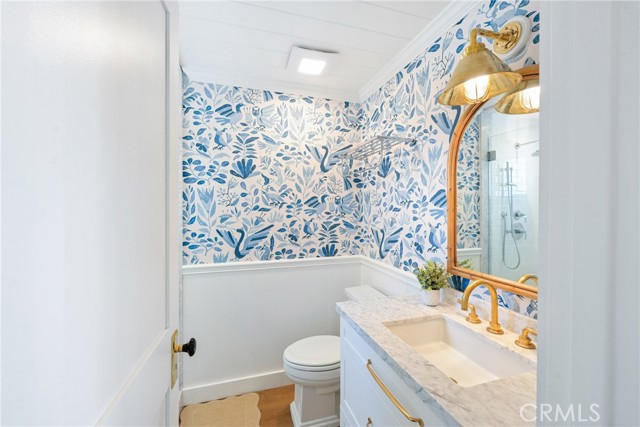360 Cliff, Laguna Beach CA: https://media.crmls.org/medias/6cad4ea7-2e2c-452e-a009-b842ea112827.jpg