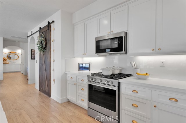 Detail Gallery Image 16 of 71 For 8357 Macron, Oak Hills,  CA 92344 - 4 Beds | 3 Baths