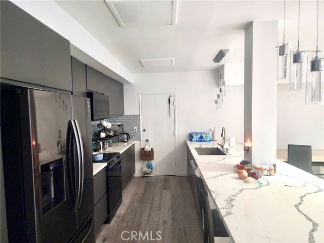 Detail Gallery Image 3 of 8 For 7309 Franklin Ave #105,  Los Angeles,  CA 90046 - 2 Beds | 2 Baths