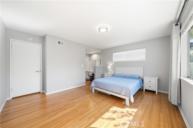 68 East Arthur photo 17