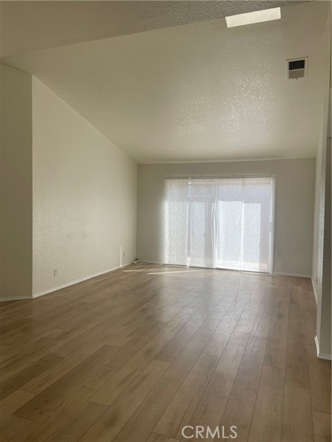 Detail Gallery Image 2 of 31 For 39312 Dunbar St a,  Palmdale,  CA 93551 - 3 Beds | 2 Baths