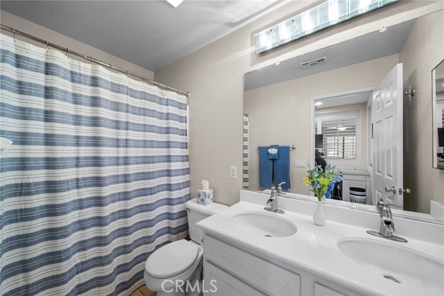 Detail Gallery Image 32 of 45 For 28246 Deer Ct, Canyon Country,  CA 91351 - 4 Beds | 2/1 Baths