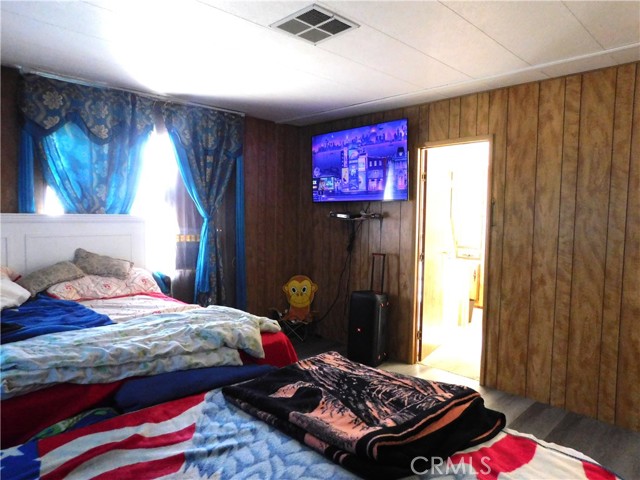 272 Desert Breeze Drive, California City CA: https://media.crmls.org/medias/6cb0ab13-9989-47b8-b807-a3c7cd1f20ac.jpg