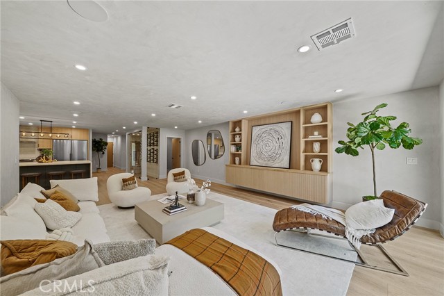 5157 Woodley Avenue, Encino CA: https://media.crmls.org/medias/6cb0ea4e-20e4-44bf-bf4b-260cde79ef20.jpg