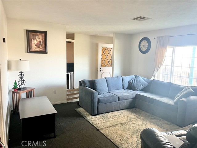 30865 Allen Avenue, Homeland CA: https://media.crmls.org/medias/6cb126cb-b94b-469e-a60f-b9e7bfd6b7b3.jpg