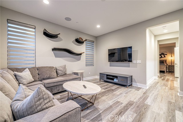 Detail Gallery Image 19 of 67 For 25035 Hidden Willow, Canyon Country,  CA 91387 - 5 Beds | 4 Baths