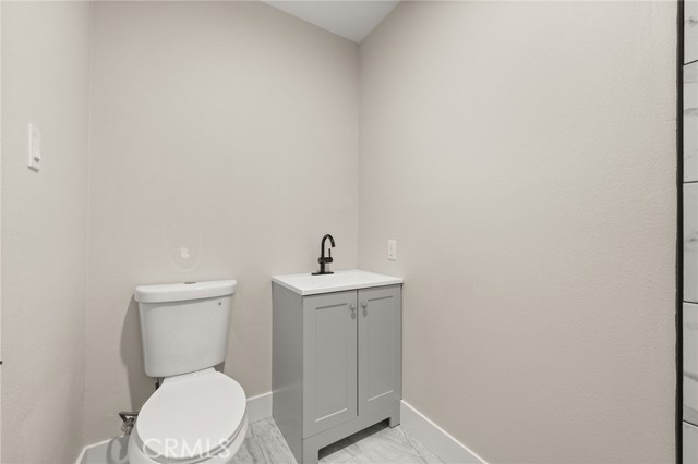 Detail Gallery Image 15 of 20 For 709 E 9th St, Pomona,  CA 91766 - 4 Beds | 2 Baths