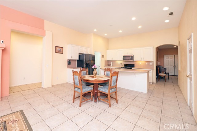 29100 Blue Spruce Circle, Menifee CA: https://media.crmls.org/medias/6cb31e9b-e96f-4f83-b64a-768e3fbda508.jpg
