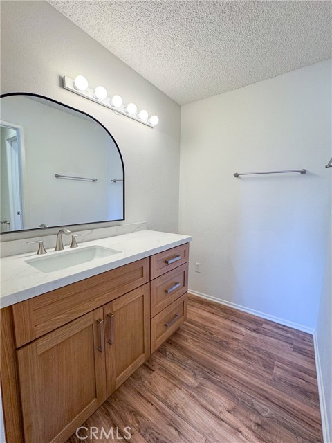Detail Gallery Image 17 of 35 For 511 Meyer Lane #8,  Redondo Beach,  CA 90278 - 2 Beds | 1/1 Baths
